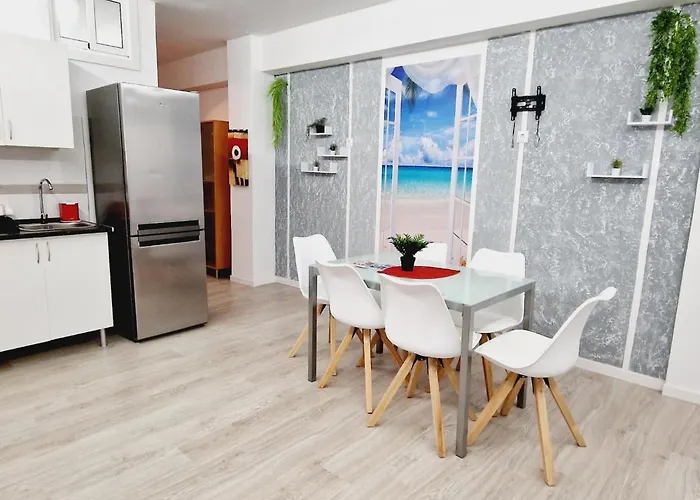 Nicole, 2 Bedrooms In Playa De Americas Дом отдыха
