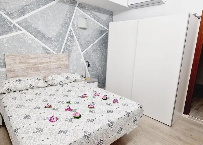 Дом отдыха Nicole, 2 Bedrooms In Playa De Americas Плая-де-лас-Америкас