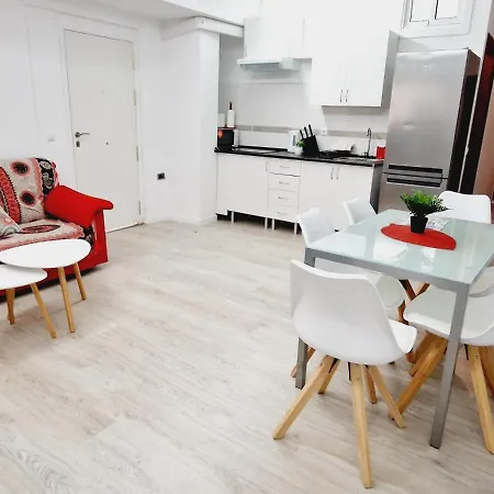 Nicole, 2 Bedrooms In Playa De Americas بيت للعطل *